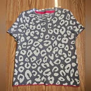 ANTROPOLOGIE Gray and White Leopard Print T-Shirt SWETER Size S‎